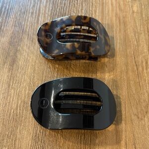 BUNDLE OF 2 - NWOT Teleties Flat Round Hair Clips, Small - Jet Black & Tortoise